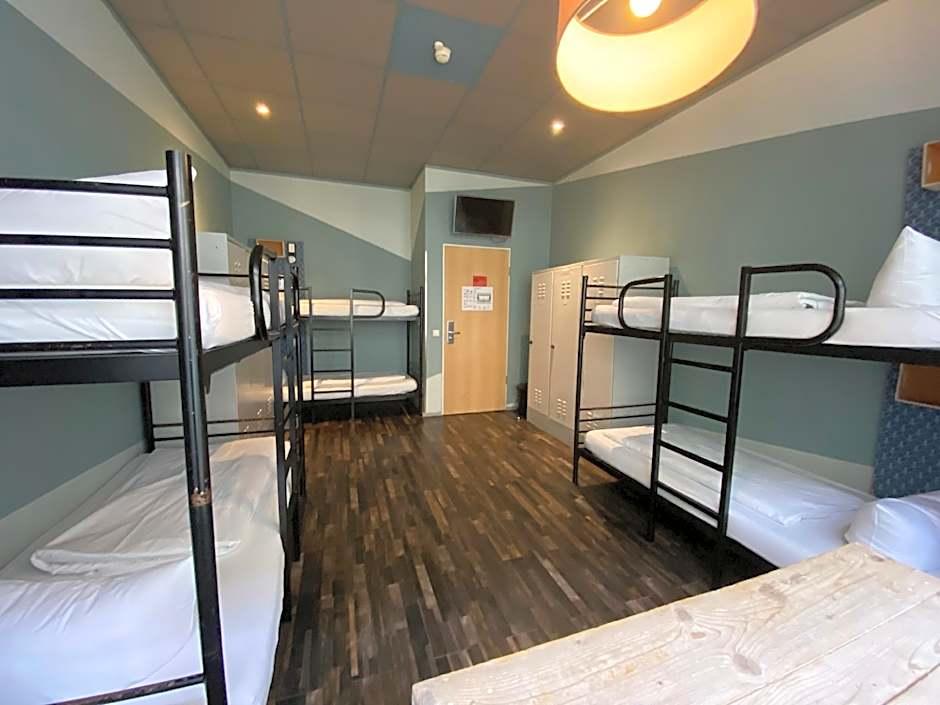 Singer109 Hotel Hostel 9/48