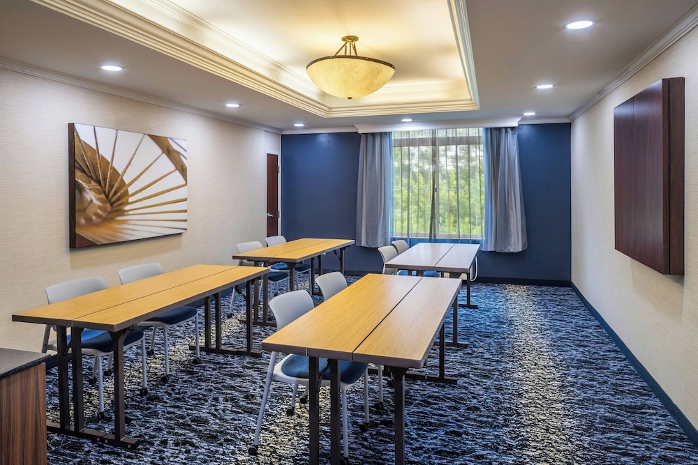 Fairfield Inn Suites Butler 45/50