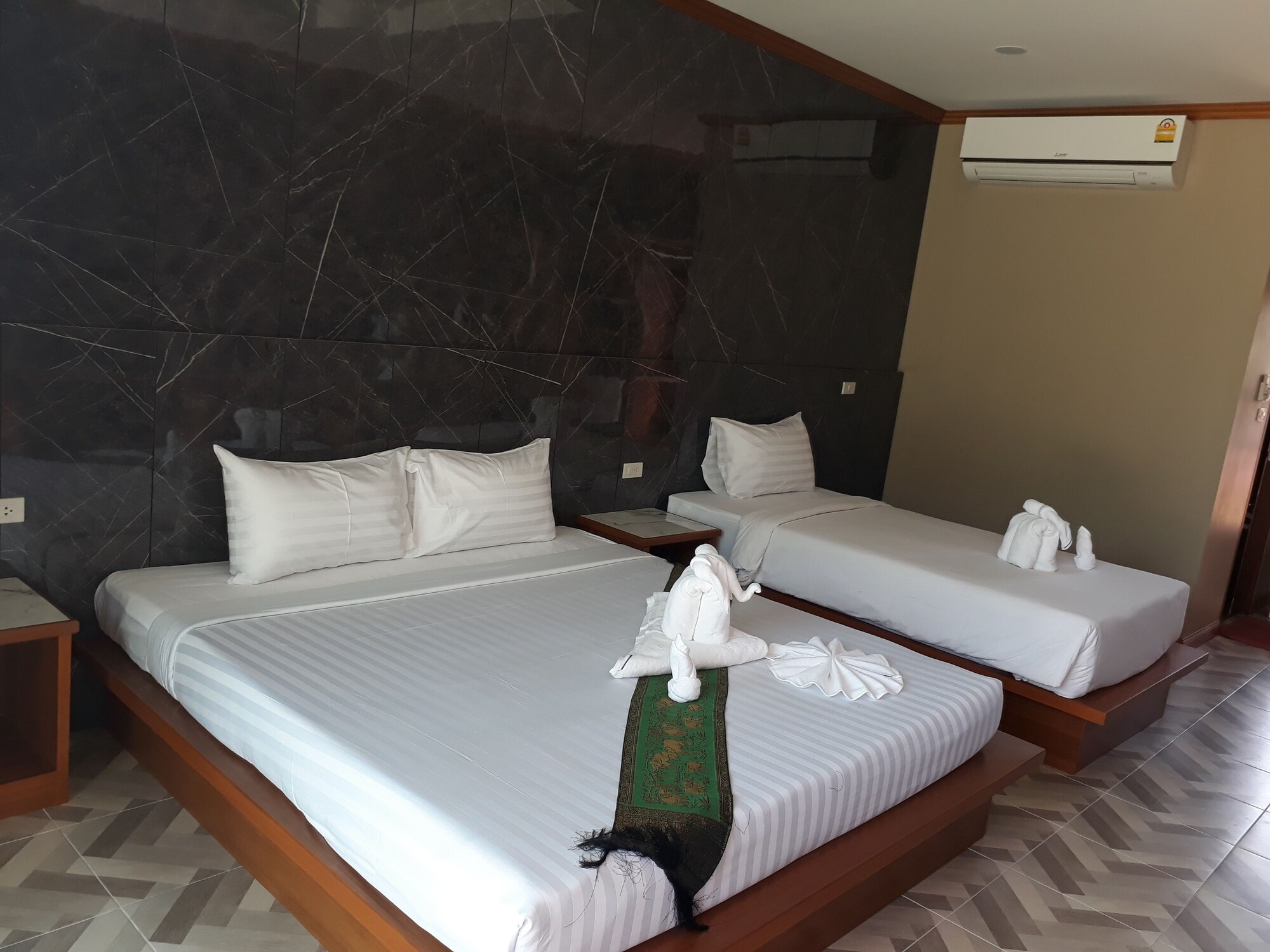 STANDARD, DOUBLE BED