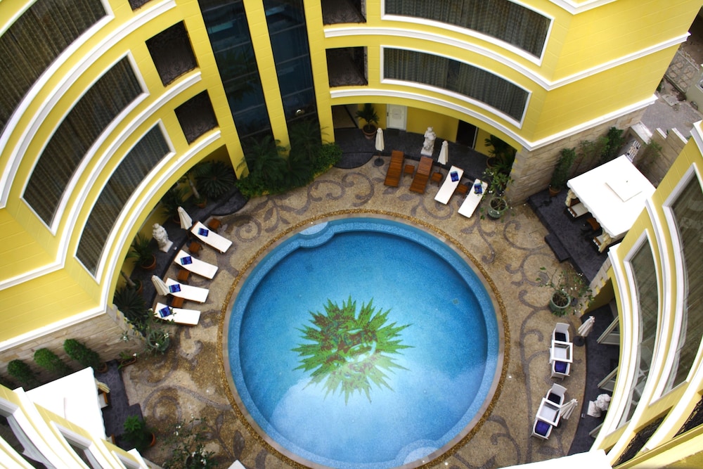 Four Seasons Place Pattaya 74/80