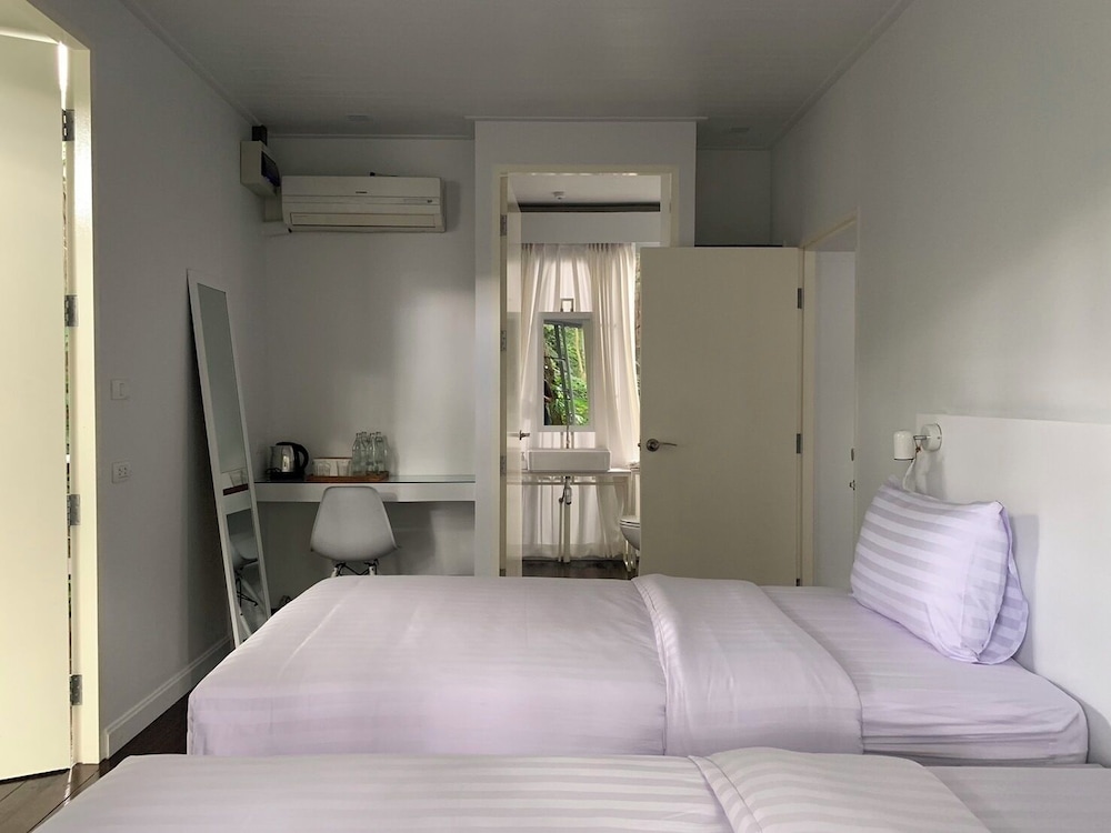 CONNECTING, STANDARD, TWIN BEDS, GARDEN VIEW