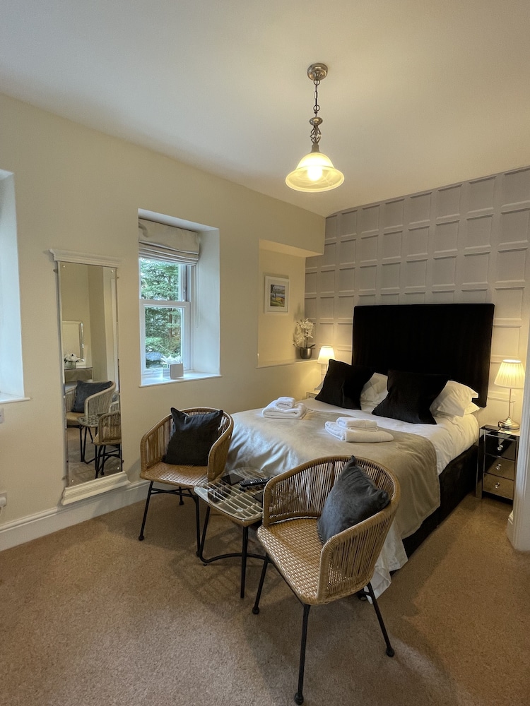 Wheatlands Lodge Bed Breakfast 57/65