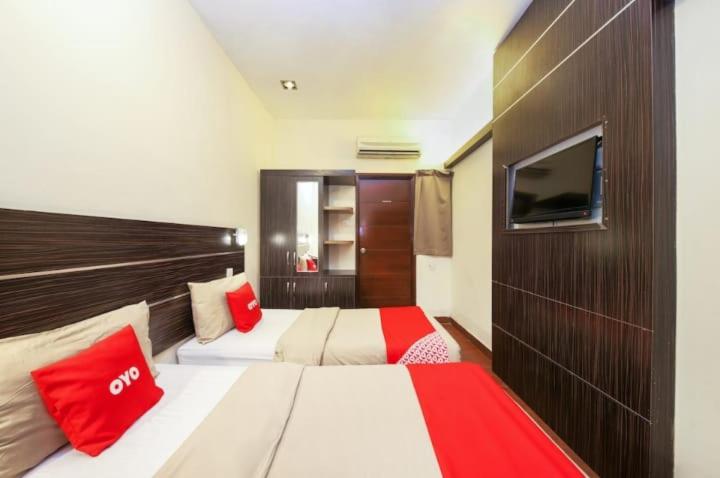 Oyo 108 Golden Palace Hotel 18/50