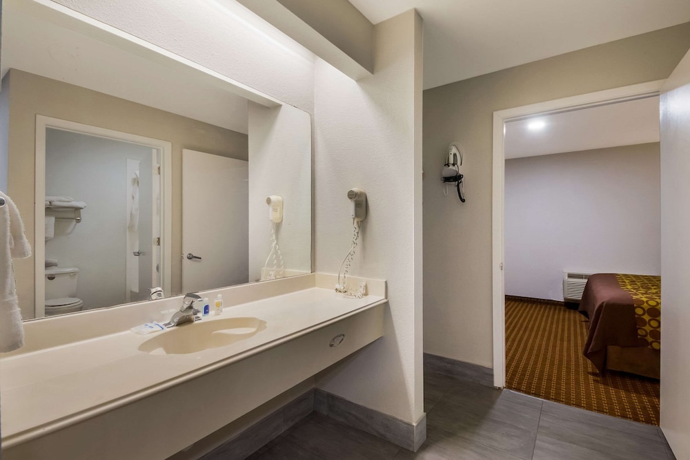 Rodeway Inn & Suites Corpus Christi Northwest 40/42