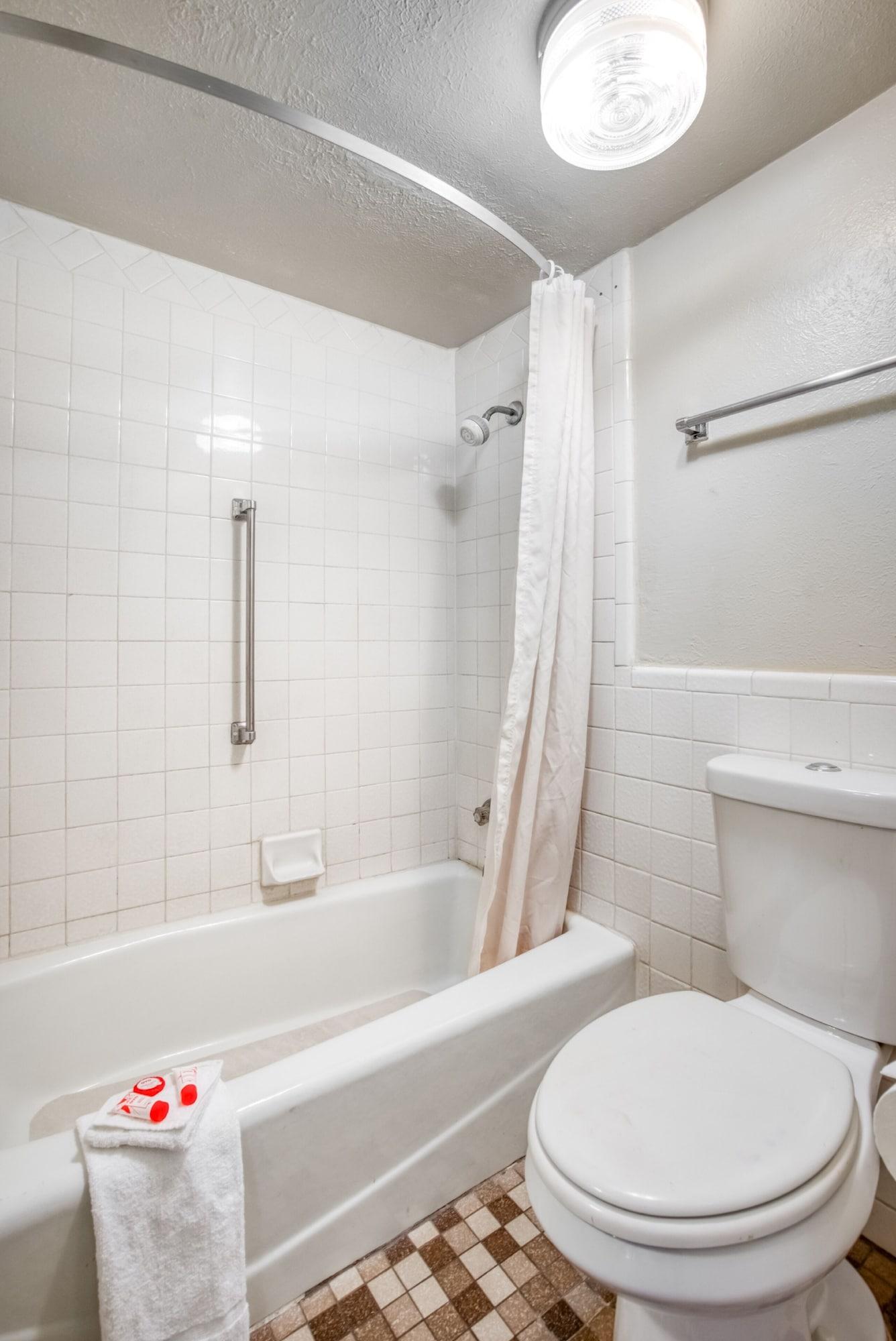 Hotel Brownwood Hwy 67 (ex. Budget Inn & Suites Brownwood) 40/43