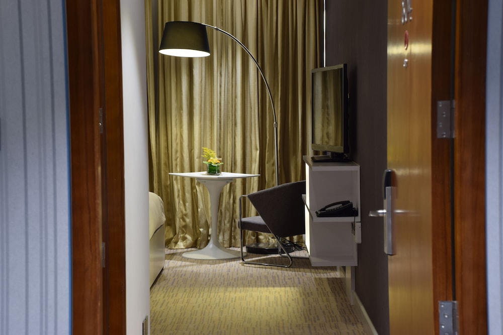 أجنحة نوفوتيل الرياض ديار(Sunday Hotel Al Olaya formerly Novotel Suites Riyadh Centre) 37/75