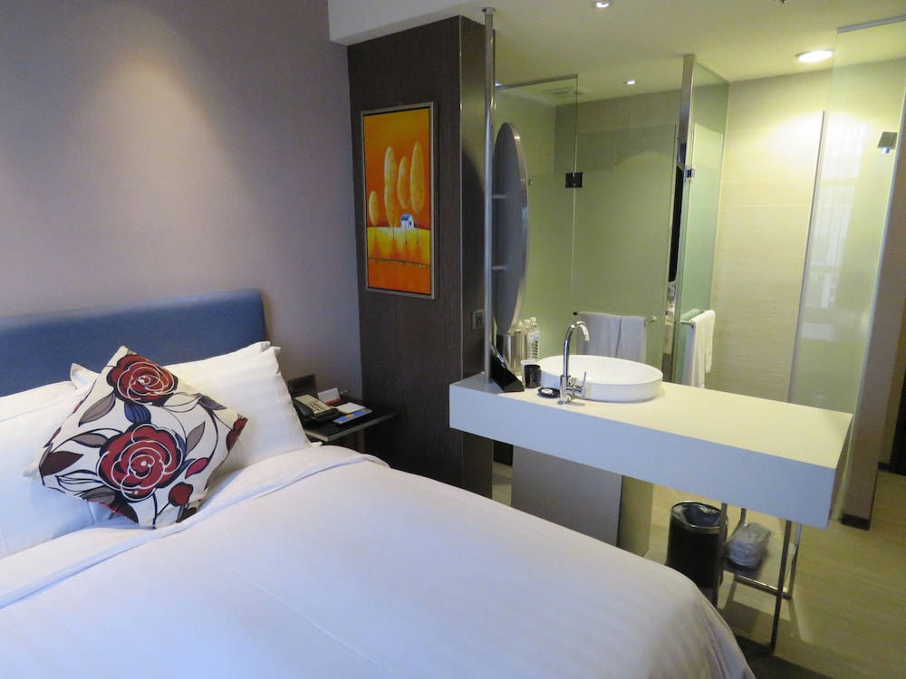 STANDARD, DOUBLE BED, NO WINDOW