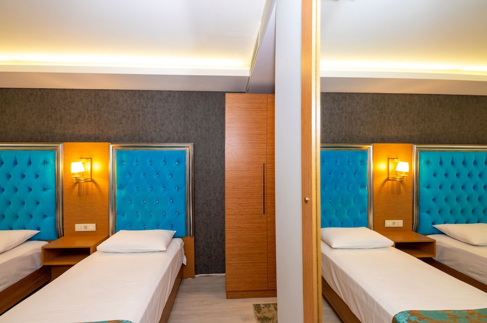 Grand Palace Hotel 26/50