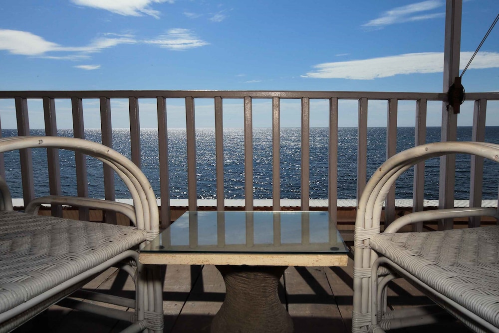 Villa Agung Beach Inn 55/65