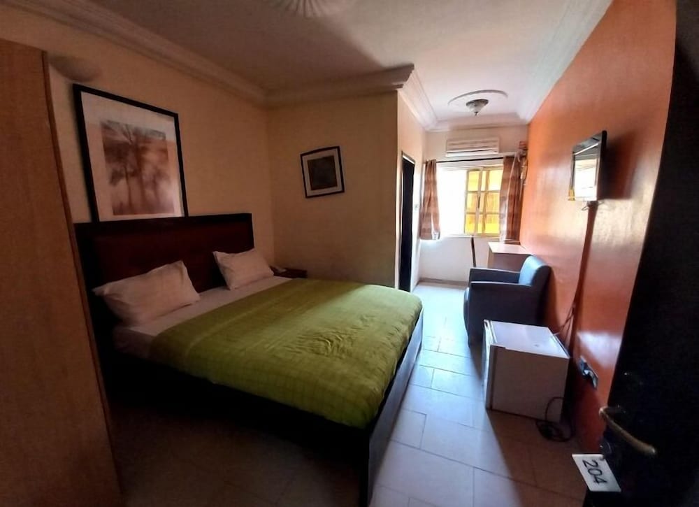 STANDARD, DOUBLE BED