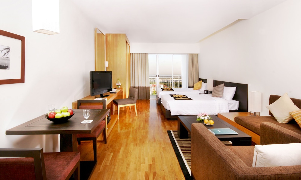 Kantary Hotel 63/76
