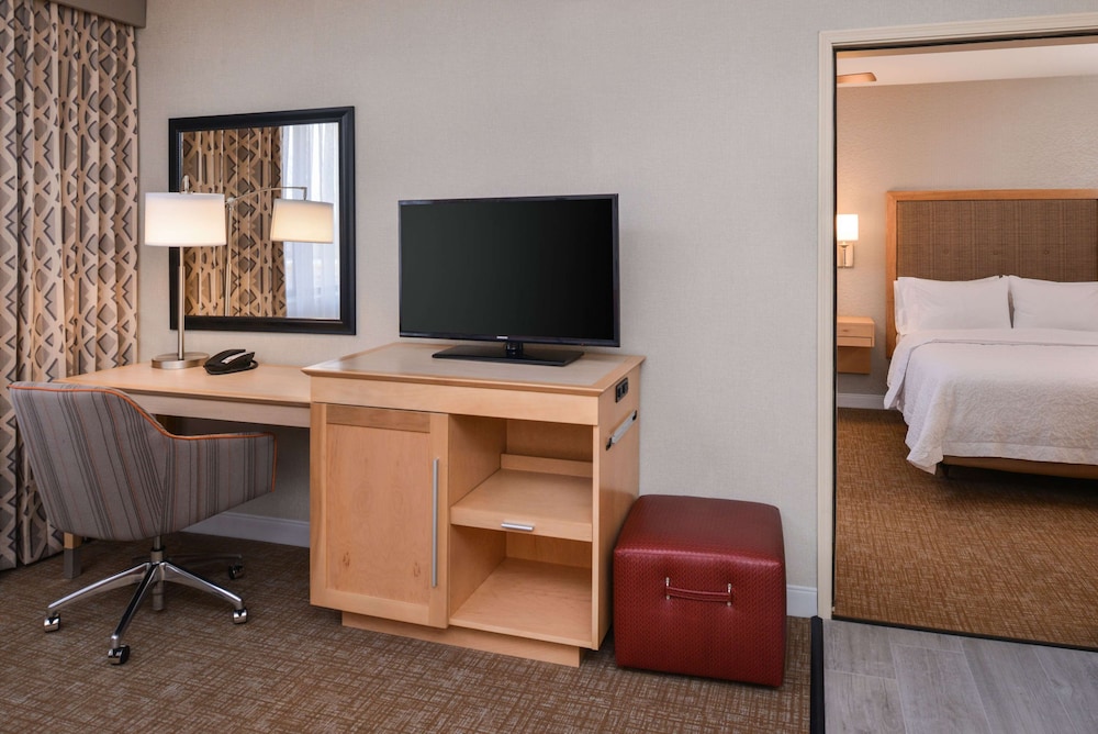 Hampton Inn Suites Denver Speer Boulevard 40/42