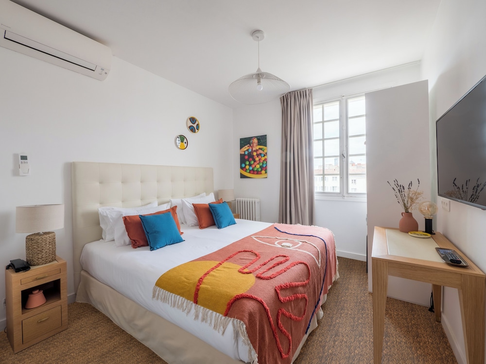 VICTORIA, SUPERIOR, DOUBLE BED