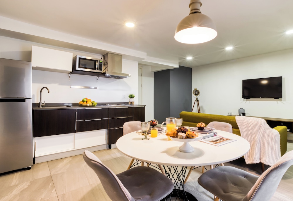 Comfort Suites Tijuana 60/65