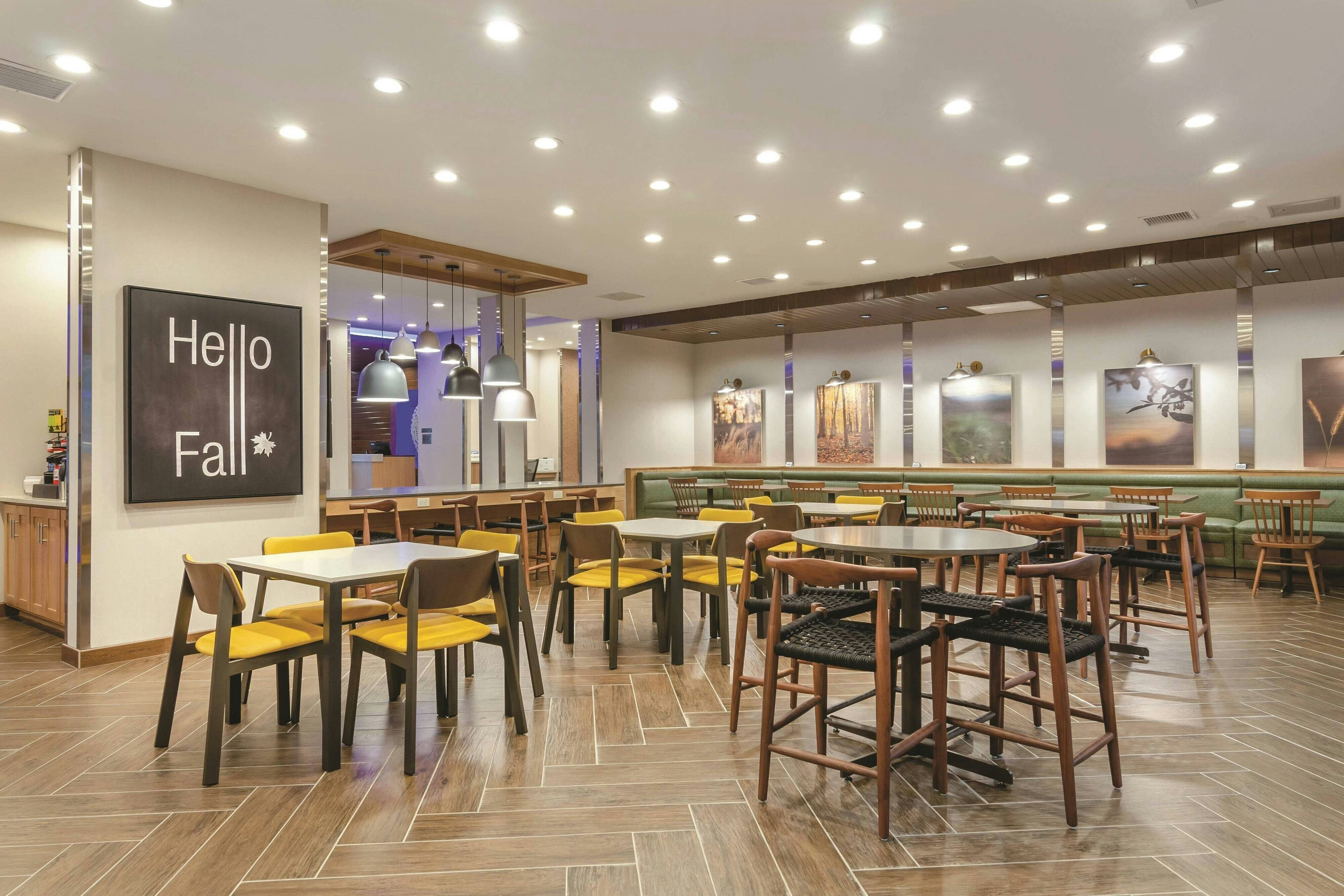Fairfield Inn & Suites By Marriott Kansas City Shawnee 12/22