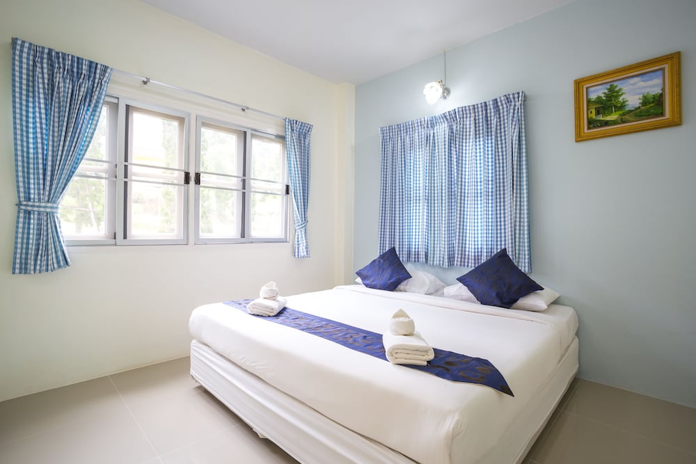 Long Life, Home, King Bed
