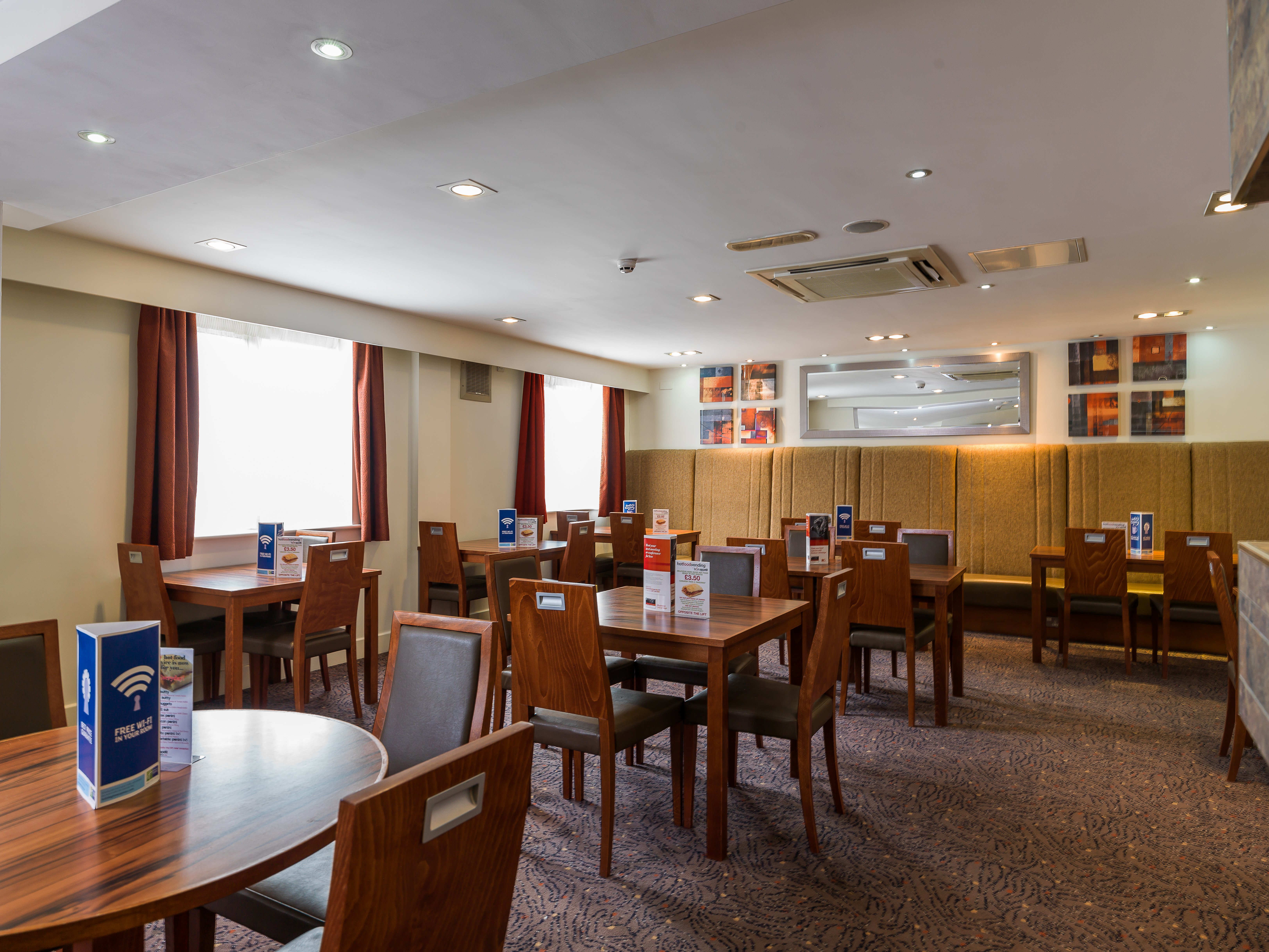 Holiday Inn Express Gatwick Crawley 23/50
