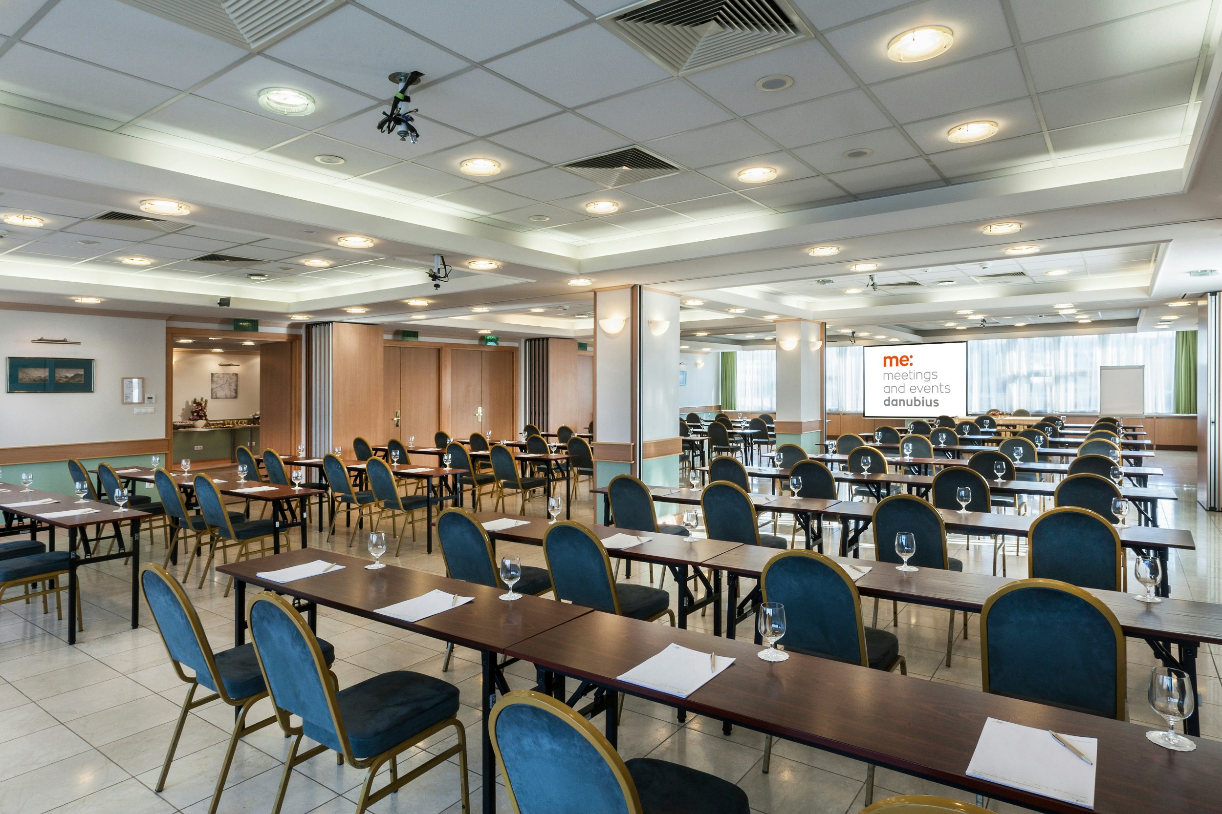 DANUBIUS HOTEL ARENA 70/73