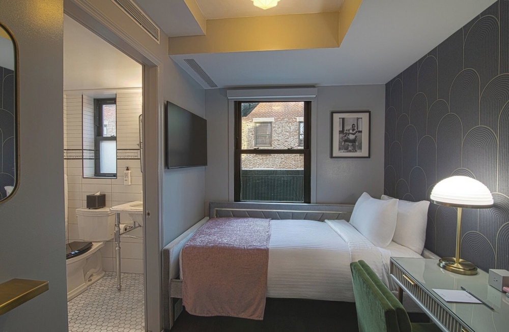 SUPERIOR, SINGLE BED