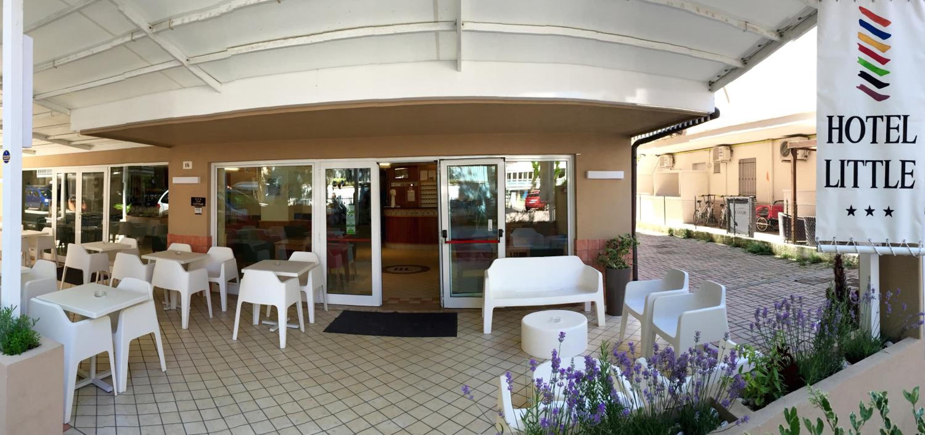 Hotel Little 4/57