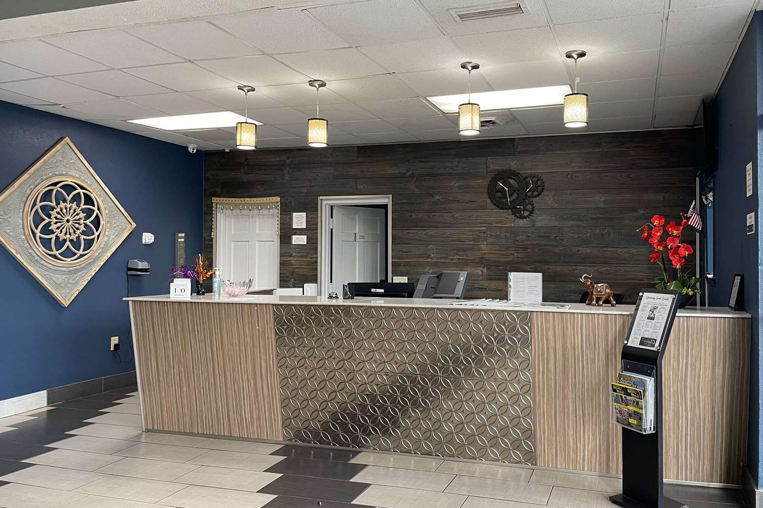 Econo Lodge Forest City 2/7