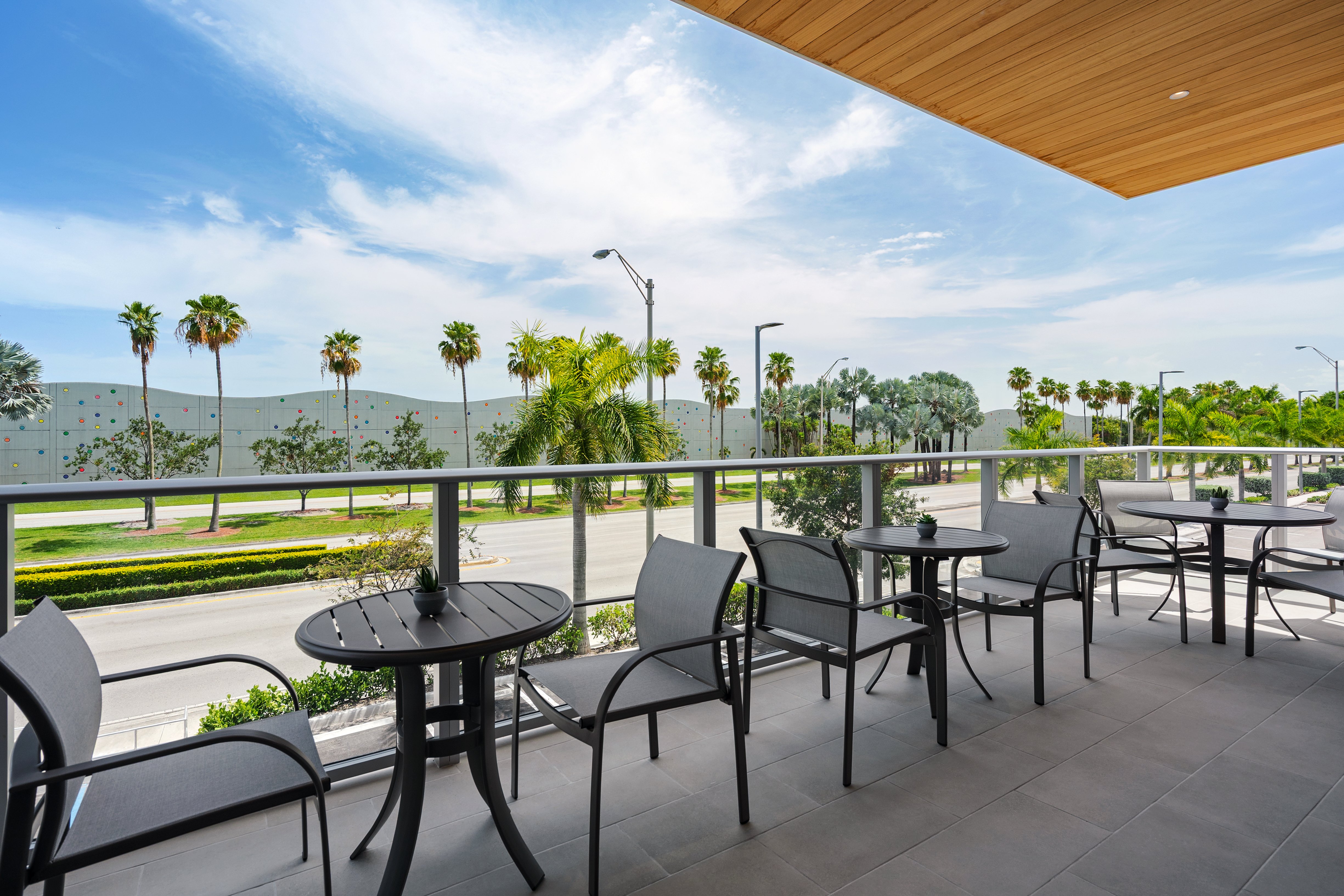 Holiday Inn Express & Suites Miami Intl Airport - 36th St 36/50