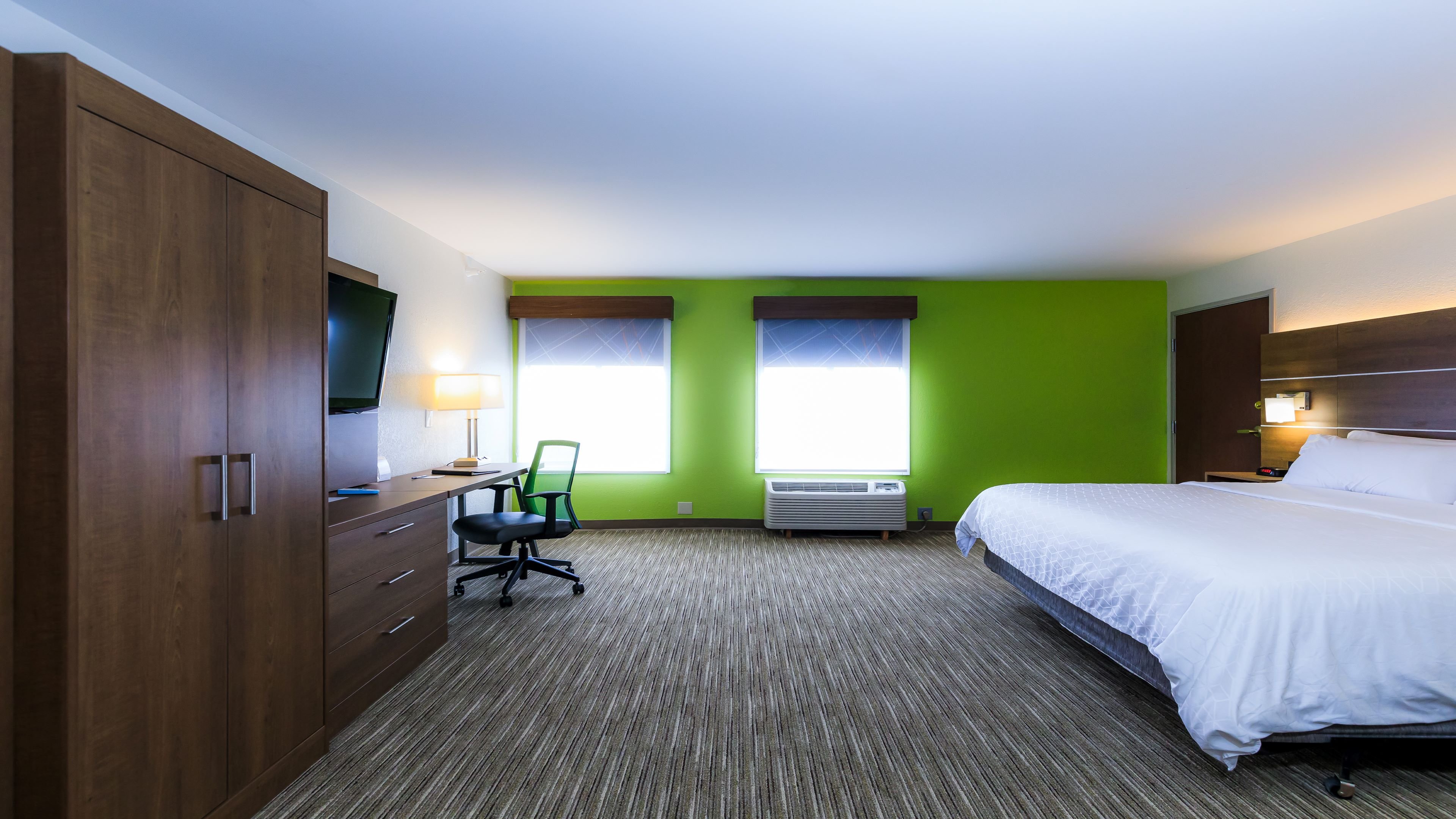 Xtra Space, Standard, King Bed, Sofa