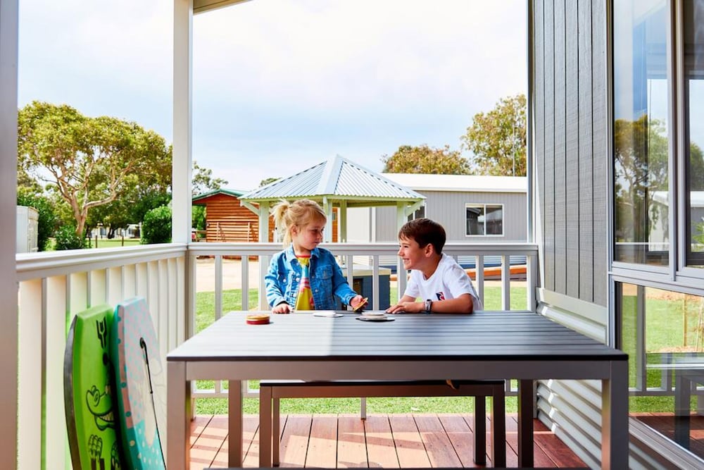 Torquay Foreshore Caravan Park 11/75