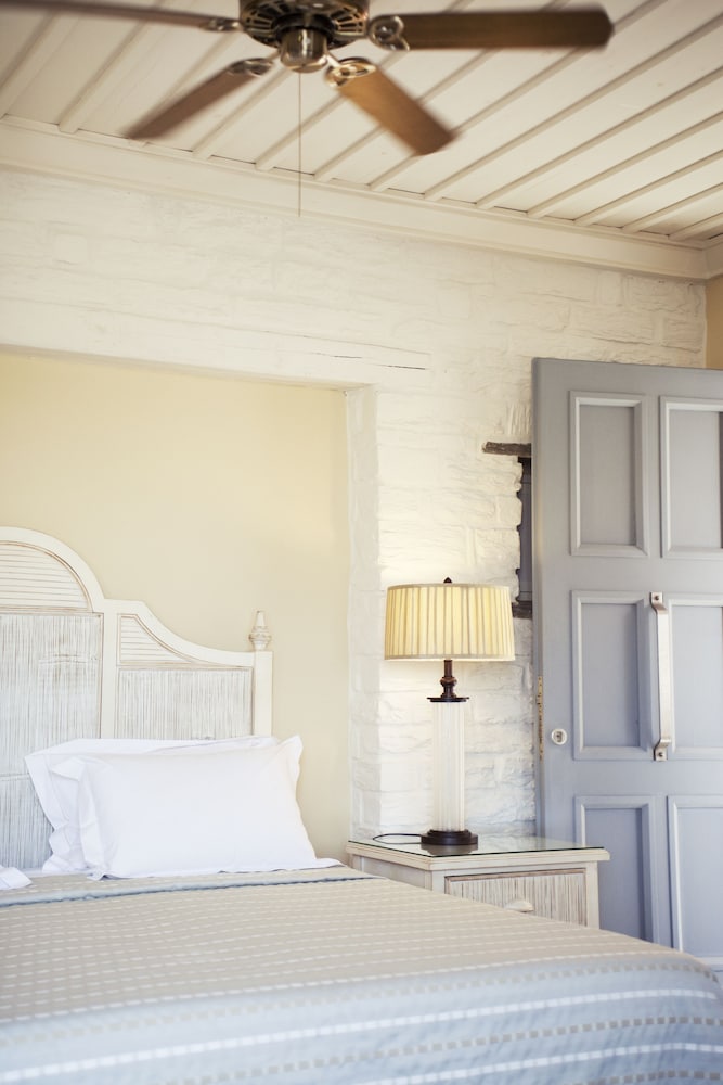 Porto Kea Suites 27/70