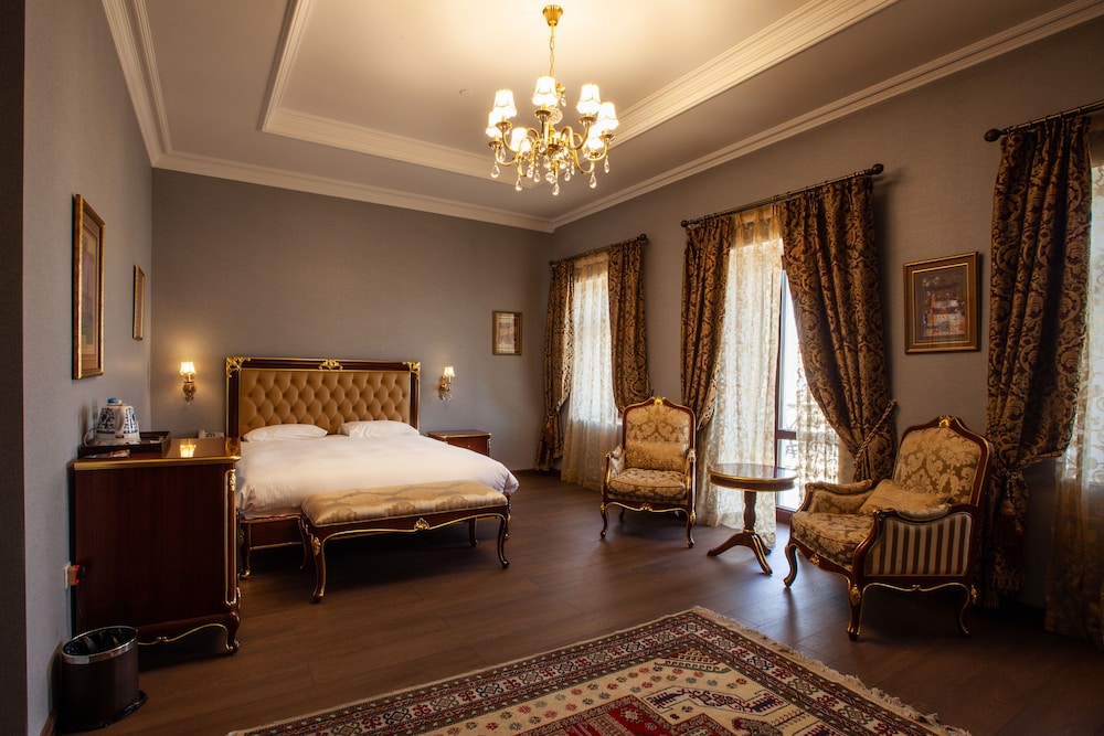 Shah Palace Hotel 43/77