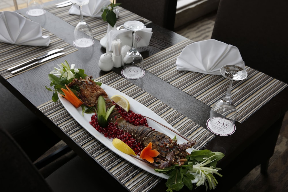 فندق ورويك الجبيل(Warwick Al Jubail Hotel) 56/70
