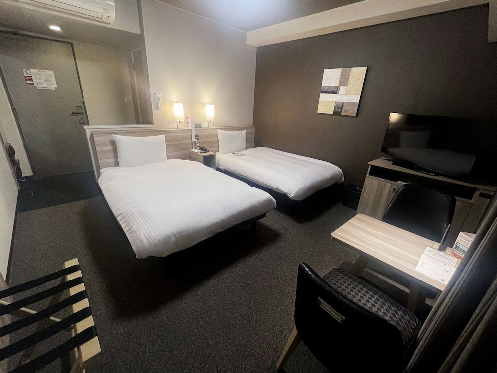 Room, Twin Beds