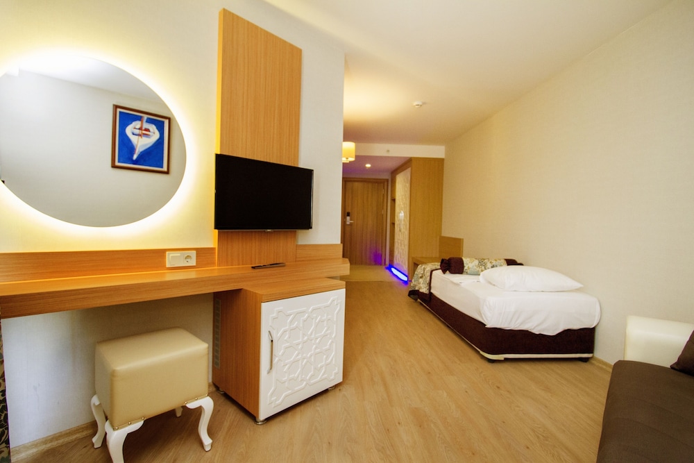 Blue Wave Suite Hotel - All Inclusive 18/49