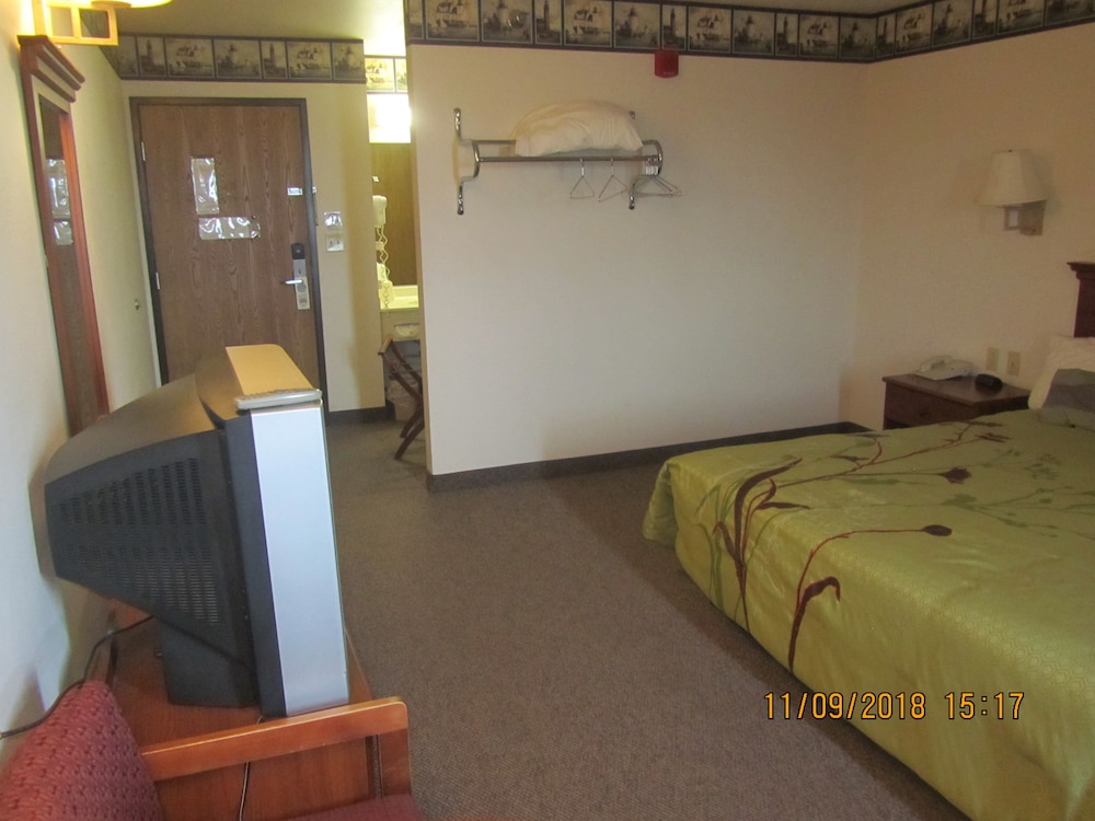 Park View Inn And Suites And Conference Center 25/65