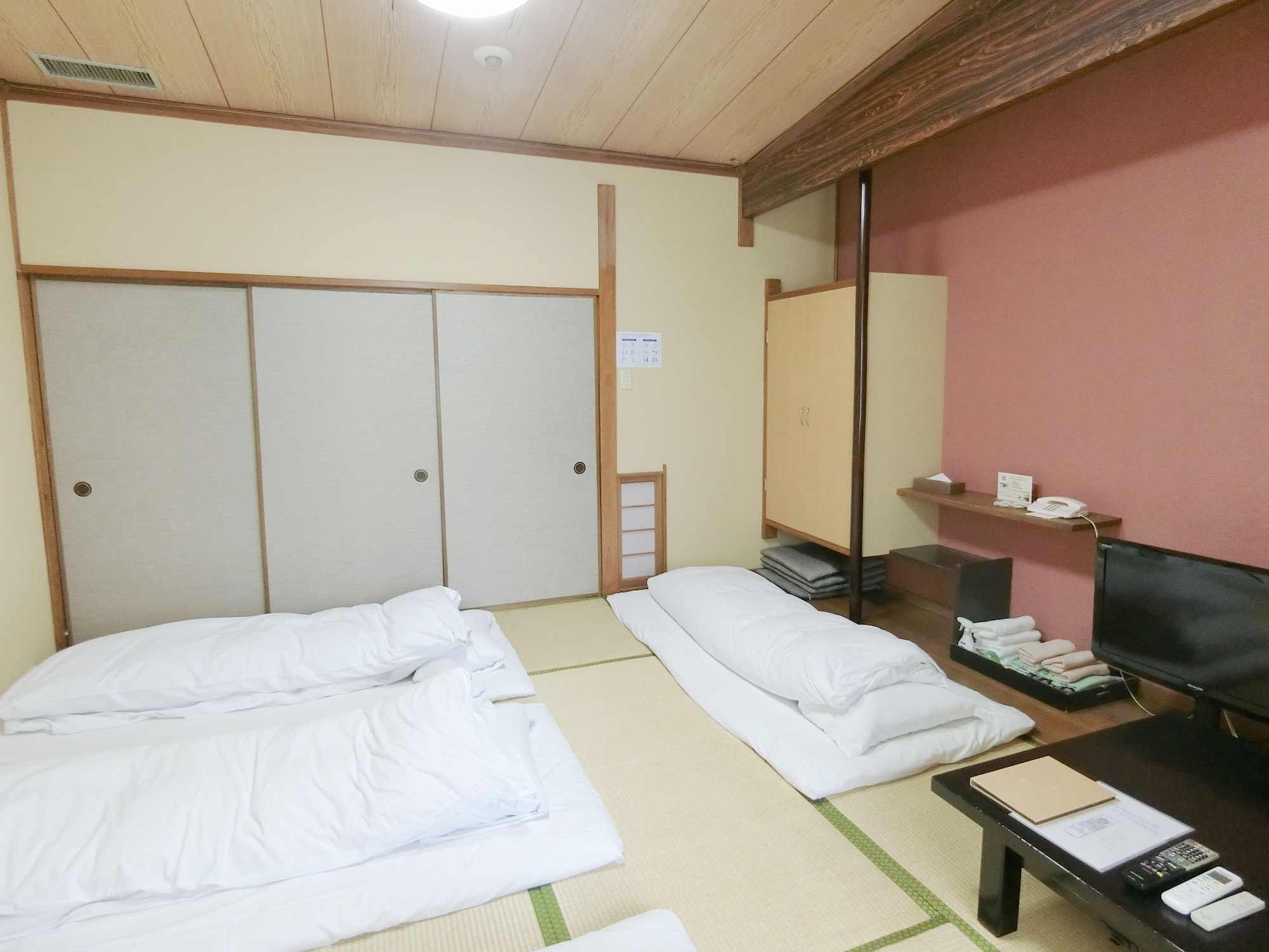 JAPANESE, TYPE B, NO CLEANING SERVICES, NO BATHROOM