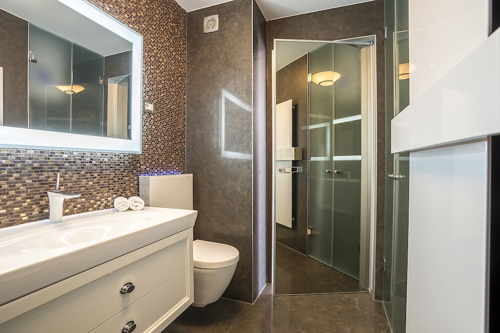 Seaview Luxury Retreat 36/42