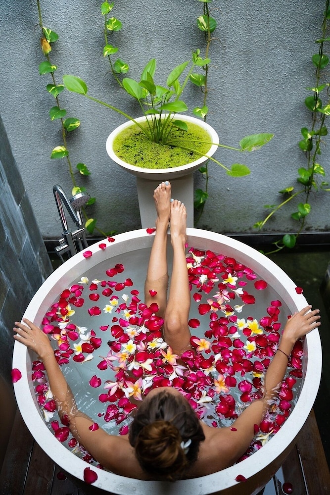 JAPA Suites and Villas 58/91