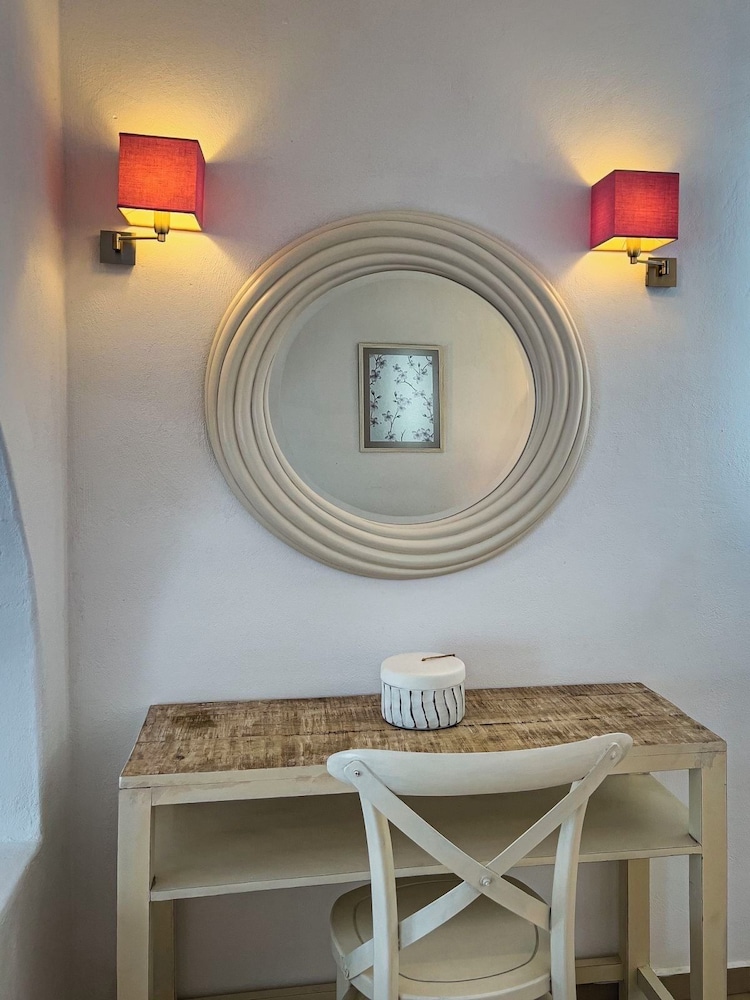 ASPALATHRAS WHITE HOTEL 4/50