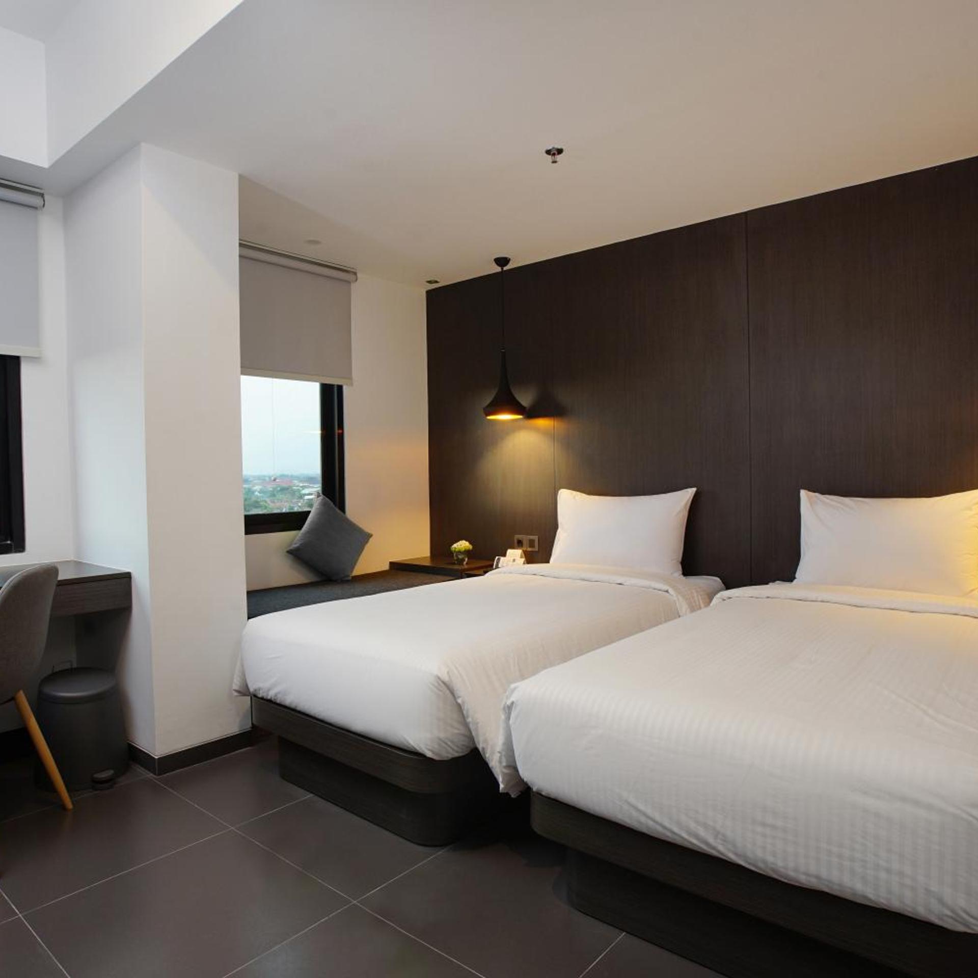 Deluxe, Twin Beds