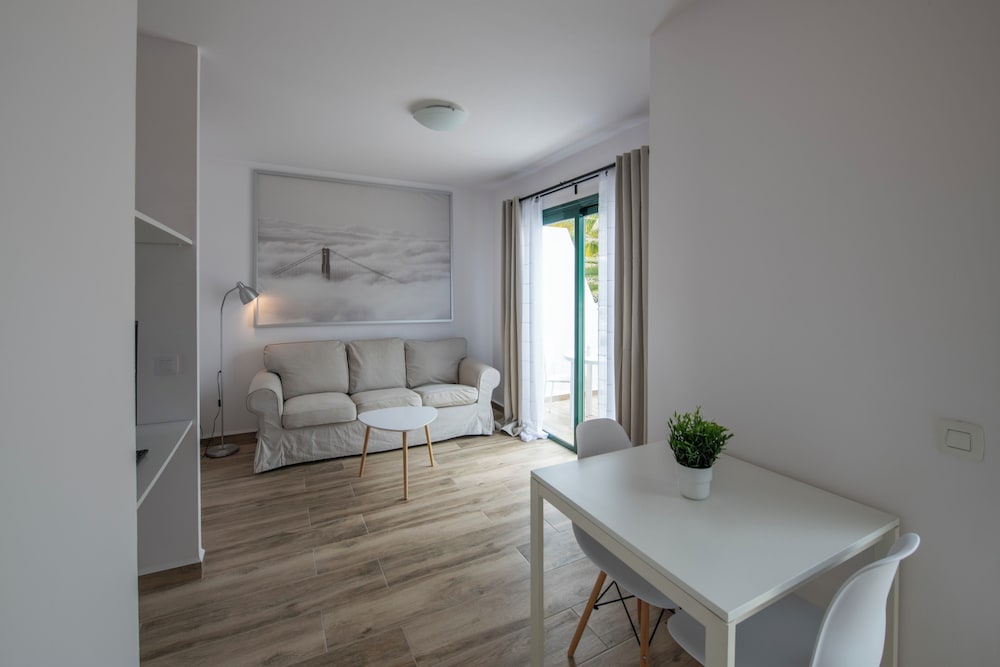 Apartamentos Los Rosales 43/75