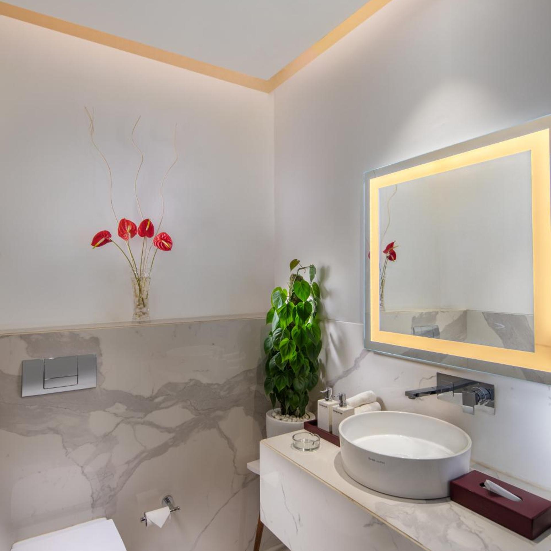 جناح رئاسي، Sandal Suites Op. By Lemon Tree Hotels 5/6