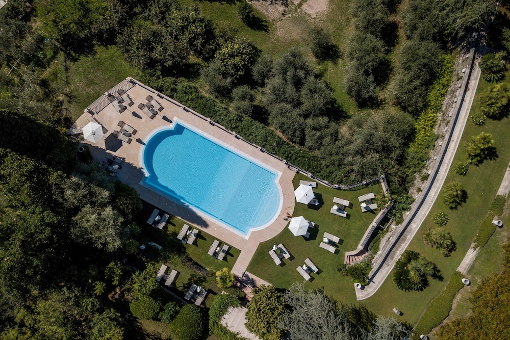 Hotel Villa Del Sogno 46/77