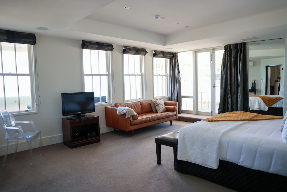 Pacific, 2 King Beds