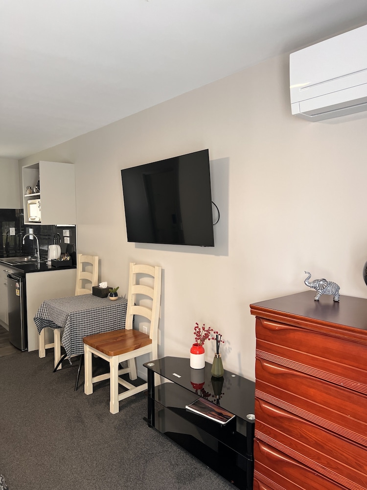 Willowbank Motel 36/51