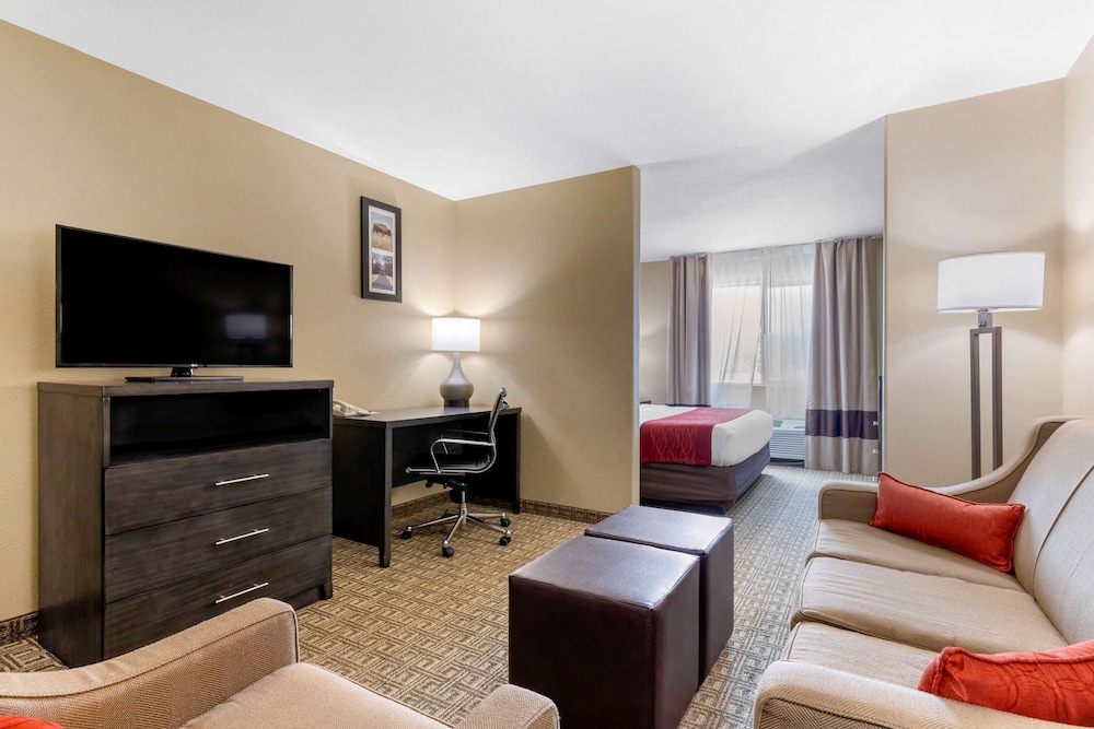 Comfort Inn & Suites Ponca City Near Marland Mansion 22/38