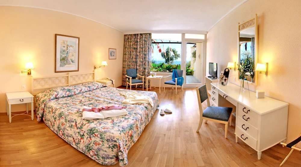 Corfu Palace Hotel 18/66