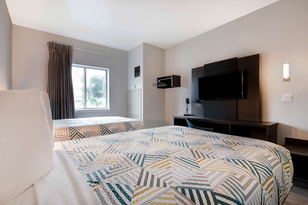 Motel6 Pharr, TX 38/55