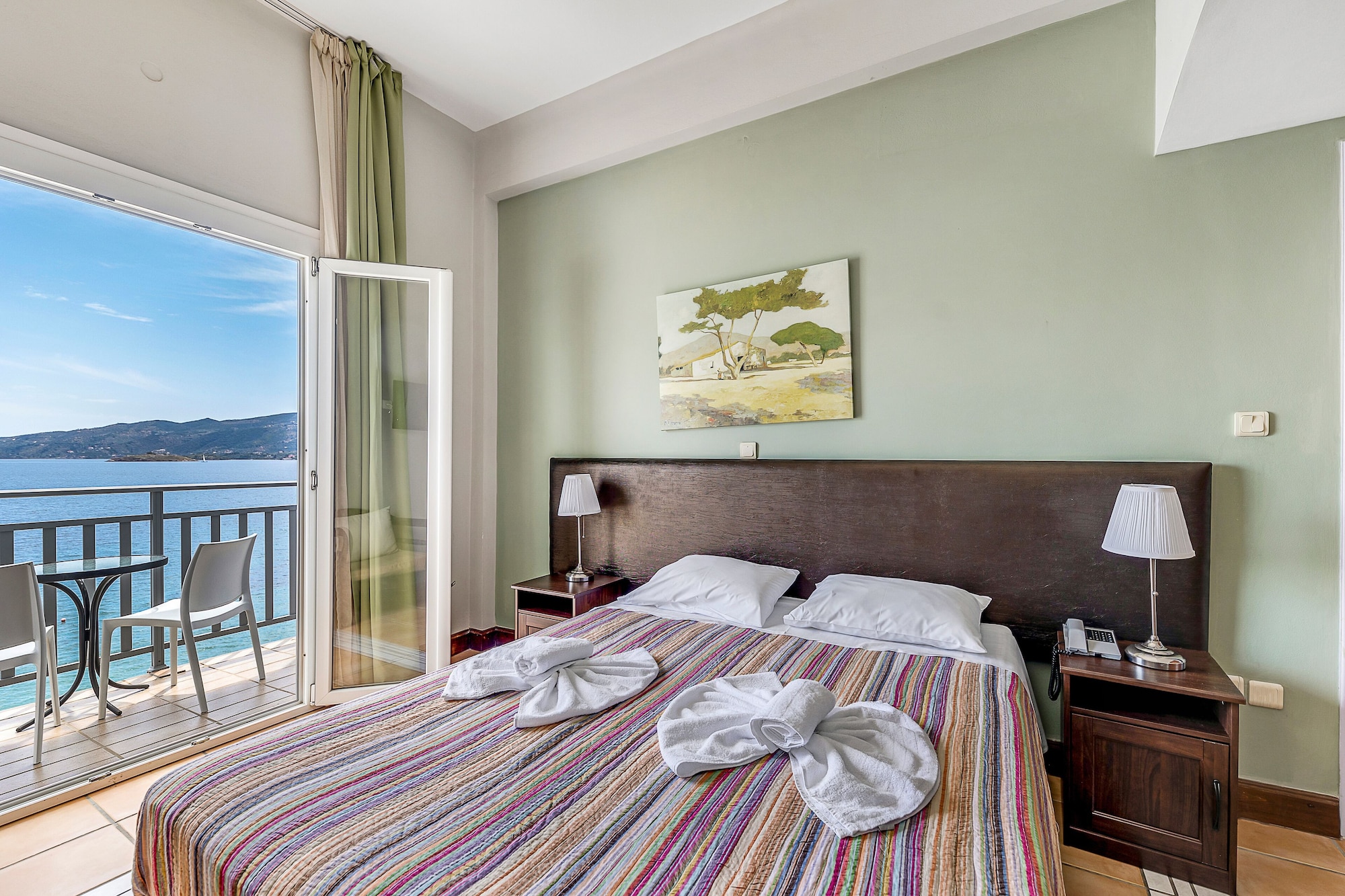 غرفة بسرير مزدوج بإطلالة على البحر، Golden View Beach 5/10