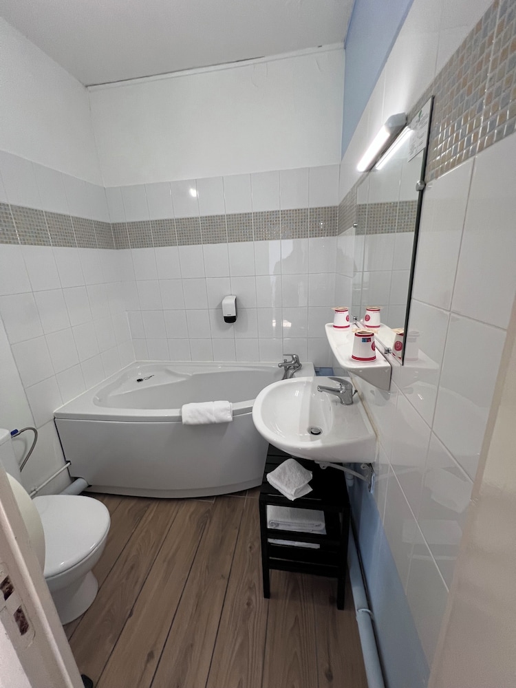 L Univers Hotel 33/41
