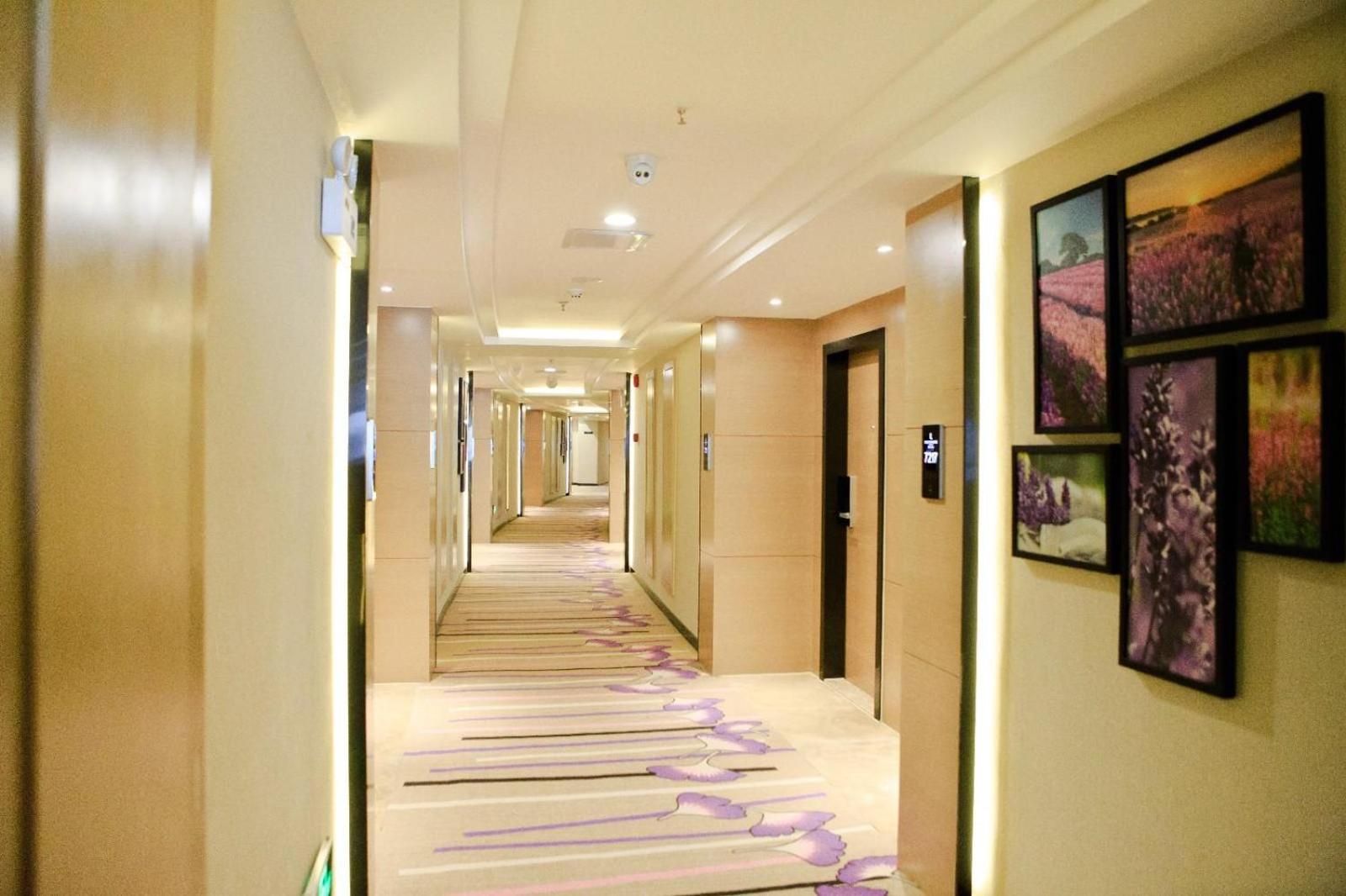 Lavande Hotel Shenzhen Shiyan Bus Station 39/49